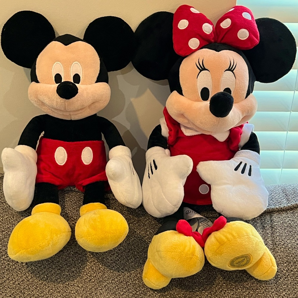 Disney Mickey and Minnie plush pair